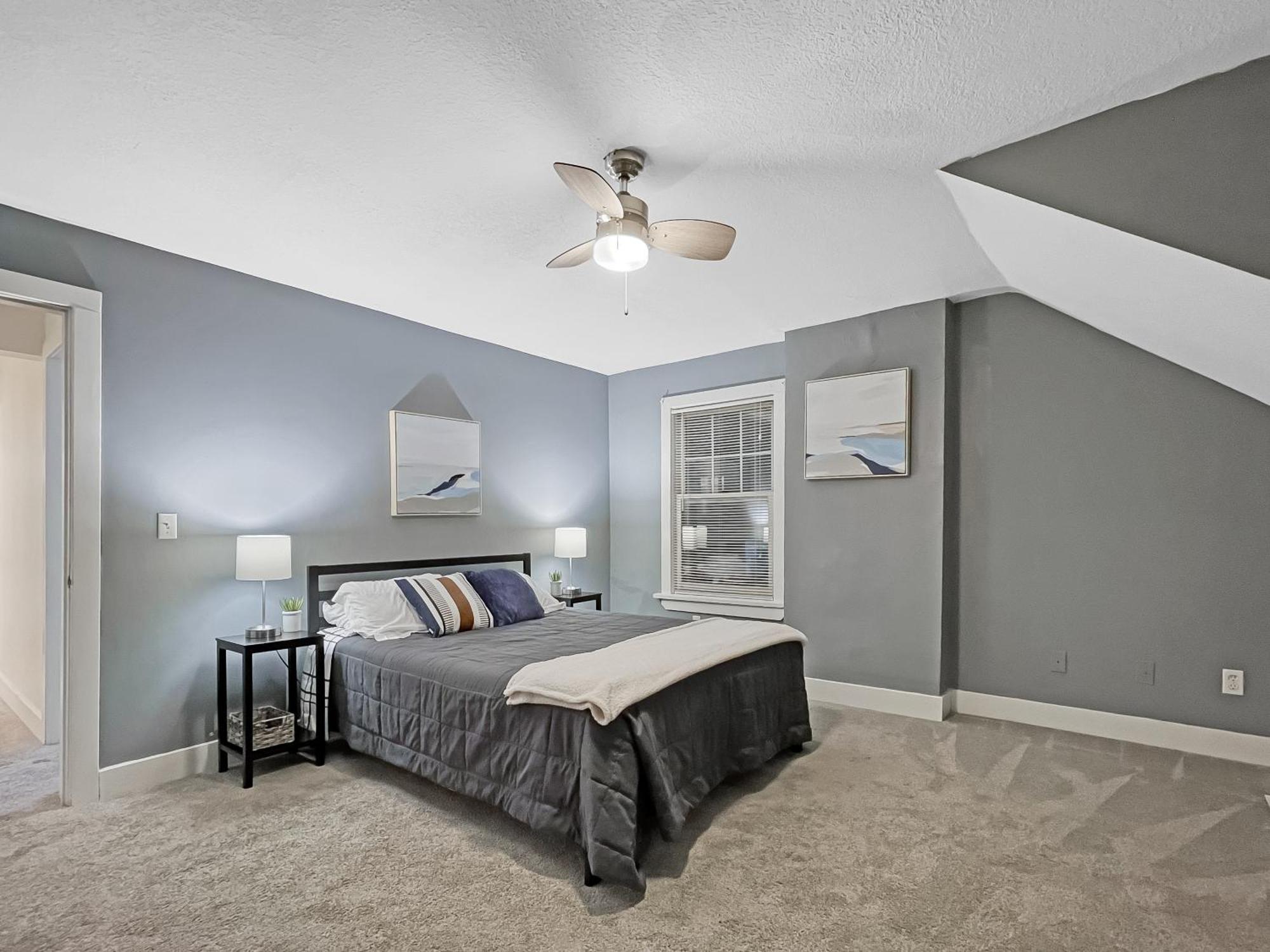 Chic 2Br Duplex Free Parking Near Hospitals Villa Des Moines Luaran gambar